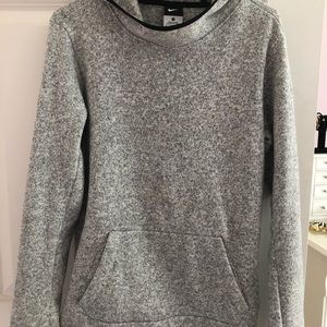 Women’s Nike lightweight fitted sweatshirt